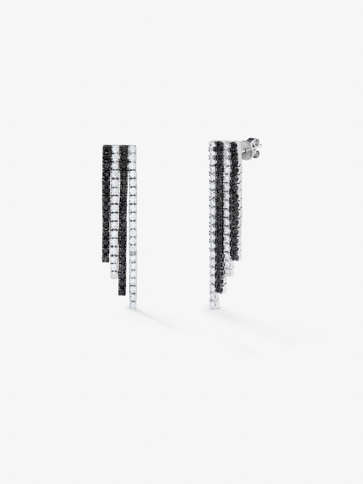 Pendientes colgante de oro blanco de 18K con diamante negro y diamante blanco