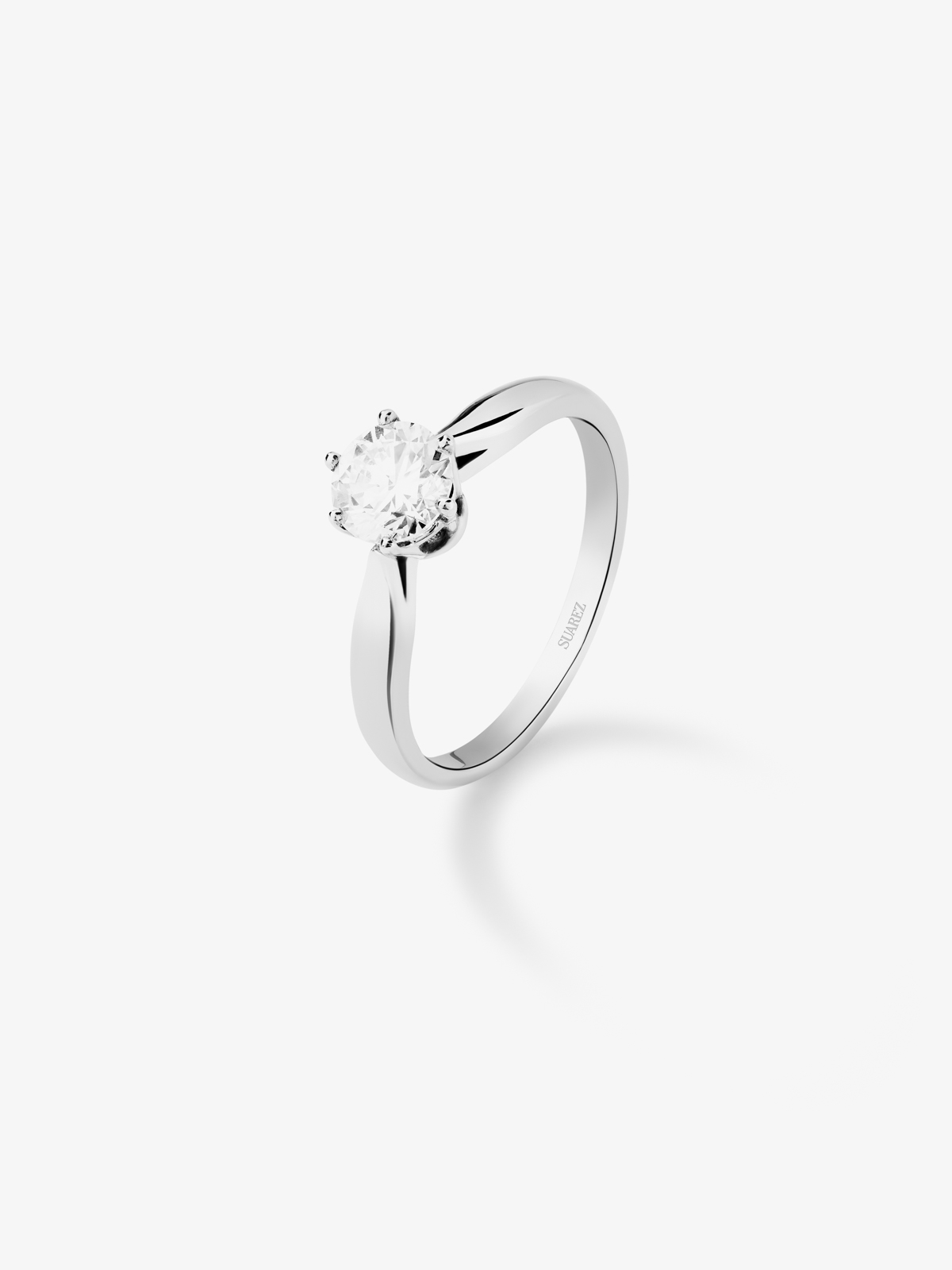 Anillo solitario de compromiso de oro blanco de 18K con diamante central de 0,4 quilates
