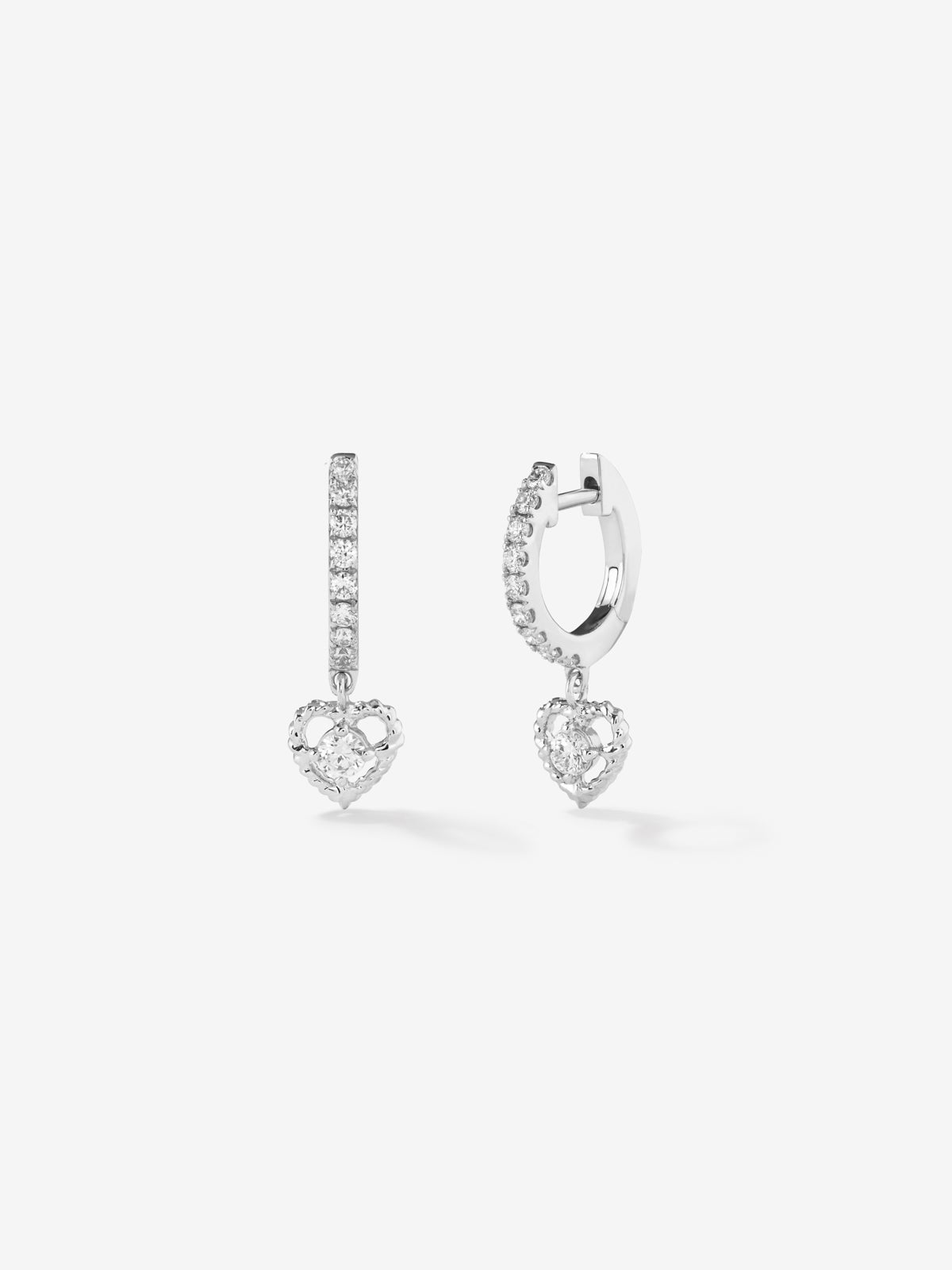 Pendientes con forma de corazón de oro blanco de 18kt con diamantes