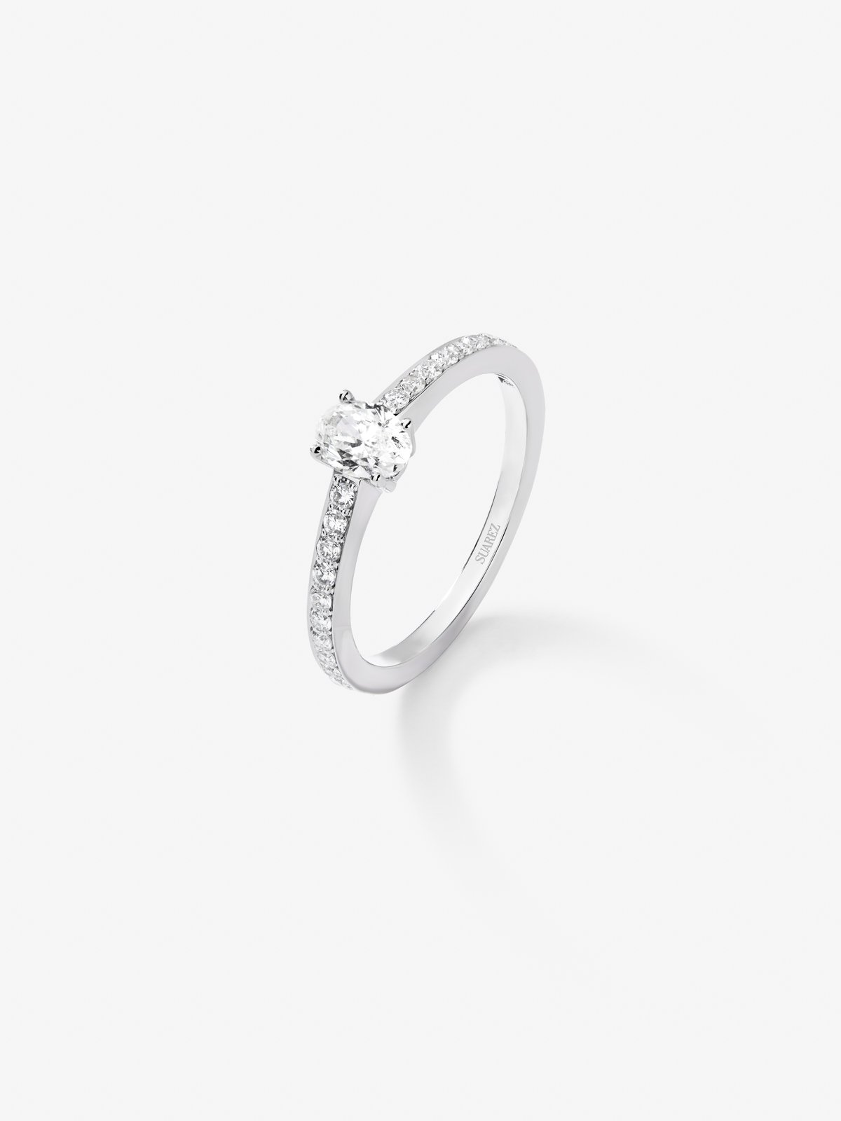 18K white gold ring with white and bright white diamonds of 0.61 cts