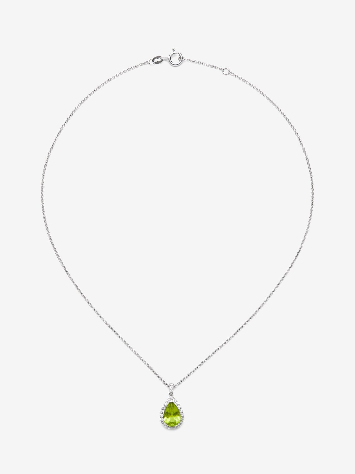 Colgante de oro blanco de 18K con peridoto verde en talla pera de 2,58 cts y 33 diamantes en talla brillante con un total de 0,36 cts