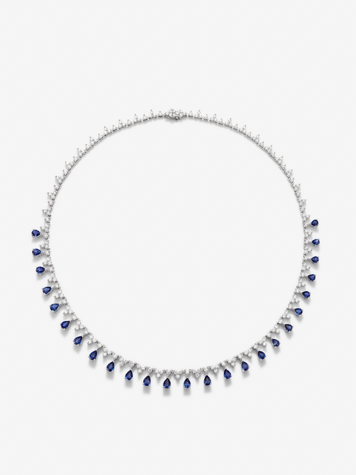 18K White Gold Rivière Collar with blue skews in 6.51 cts and white diamonds in 6.16 cts bright size