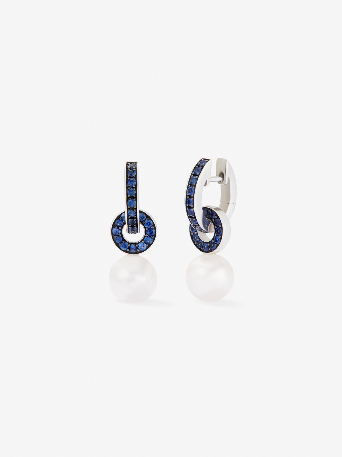 Pendiente de doble aro de plata 925 combinado con perla akoya de 8,5 mm y zafiro