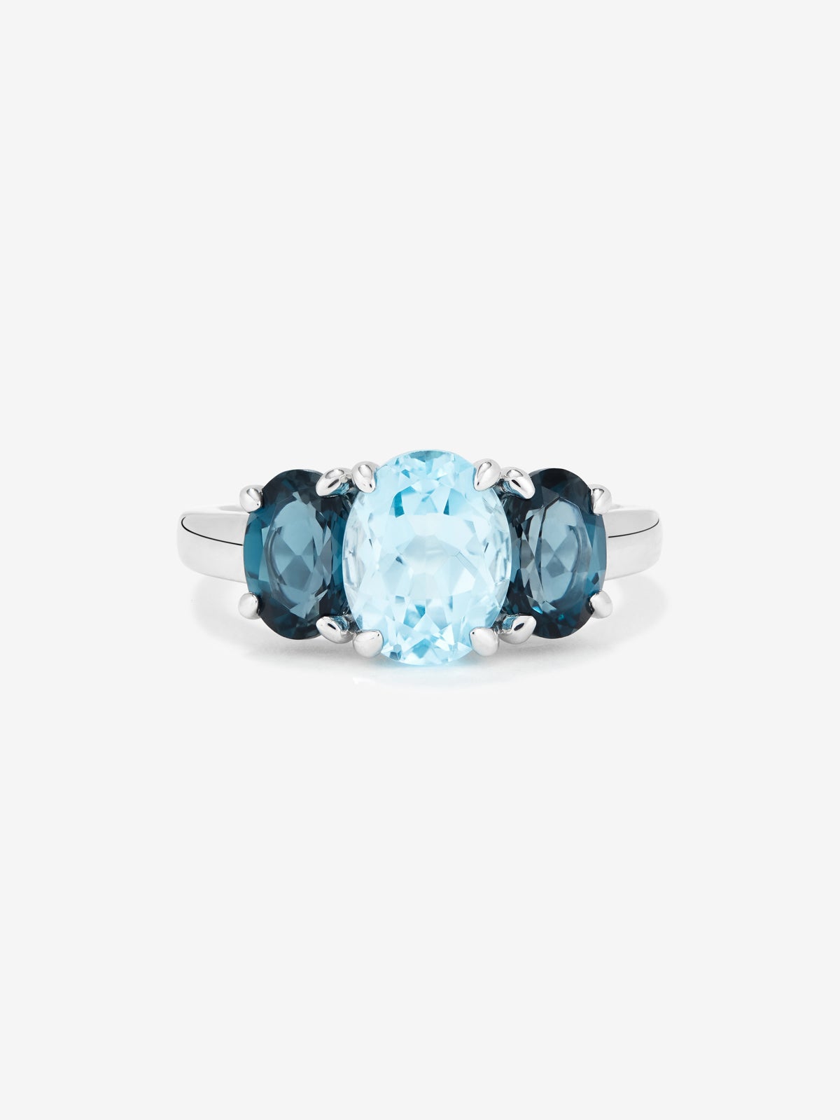 925 silver triplet ring with an oval-cut sky blue topaz of 2.31 cts and 2 oval-cut London blue topazes with a total of 1.71 cts