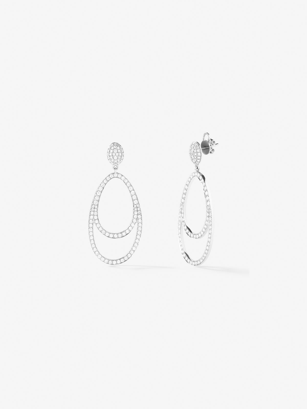 Pendientes de oro blanco de 18K con 210 diamantes en talla brillante con un total de 1,75 cts