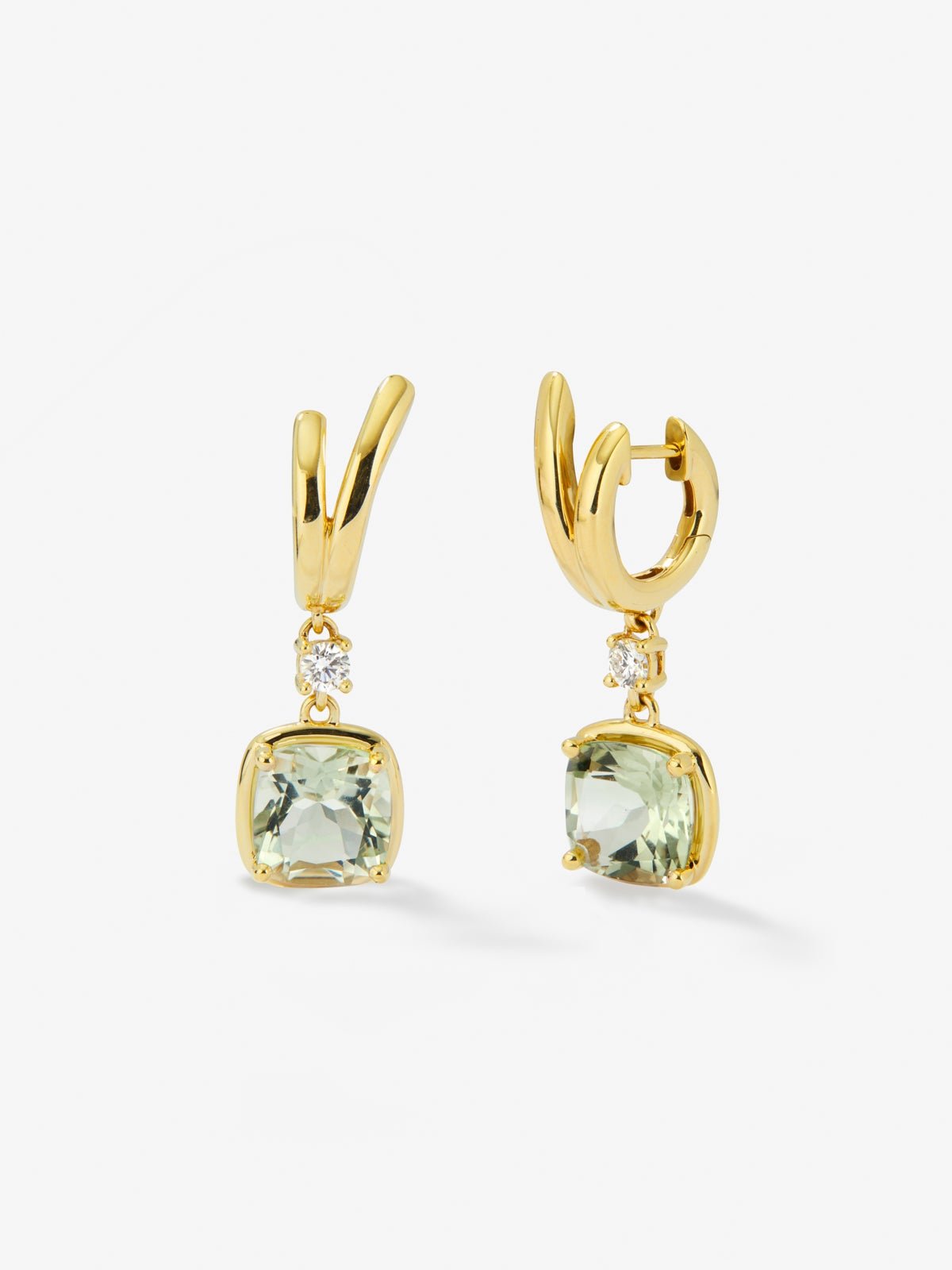 18K yellow gold earrings with 2 cushion-cut green amethysts with a total of 6.4 cts and 2 brilliant-cut diamonds with a total of 0.21 cts