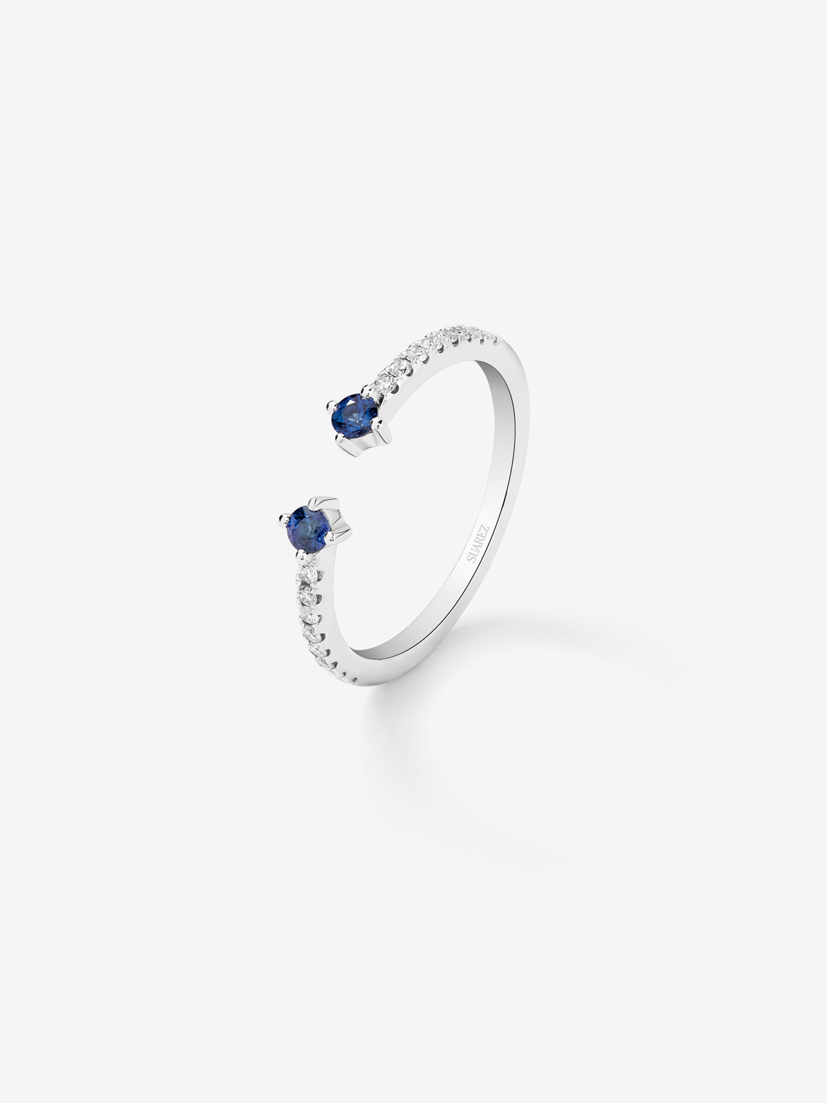 18K white gold open ring with sapphire and diamond