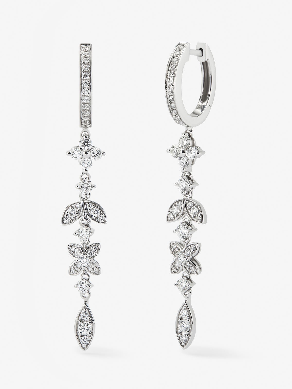 18K white gold earrings with 70 brilliant-cut diamonds with a total of 0.75 cts