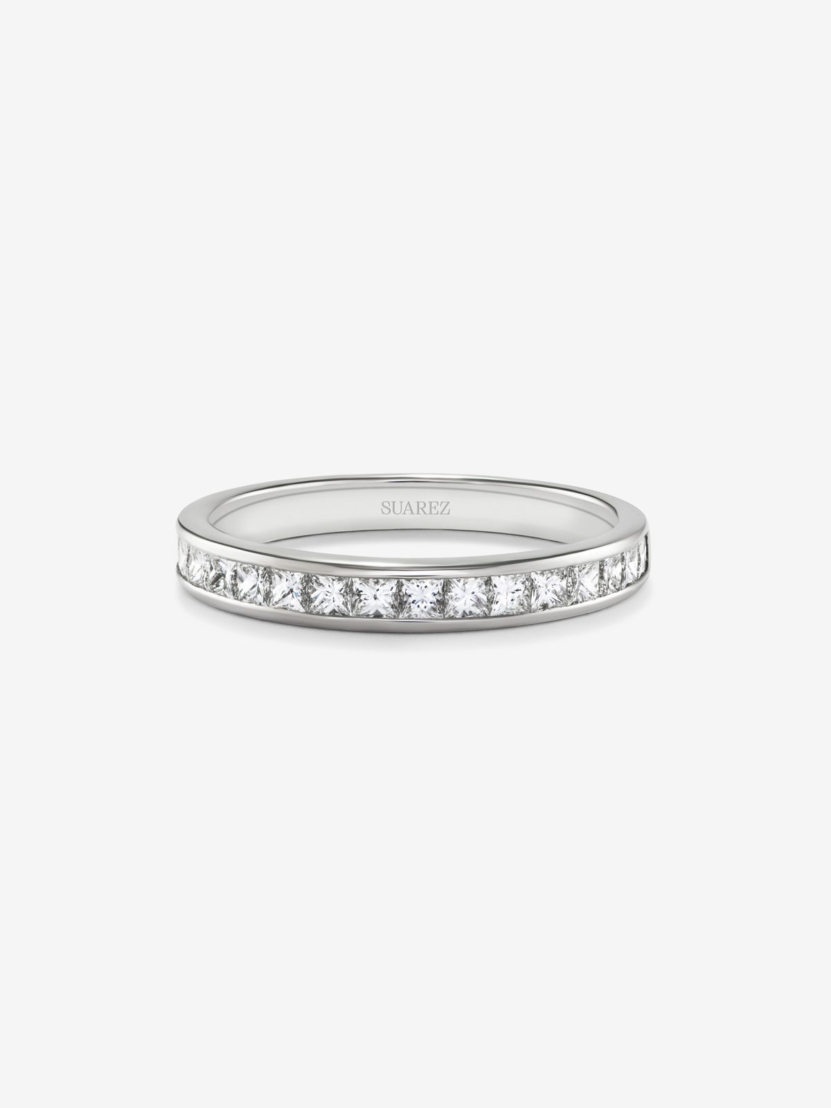Anillo alianza media de compromiso de oro blanco de 18K con diamantes en talla princesa en carril 0,62ct